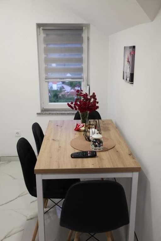 Apartmani Venecia Prozor المظهر الخارجي الصورة