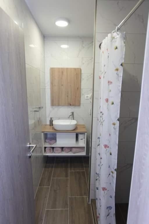 Apartmani Venecia Prozor المظهر الخارجي الصورة
