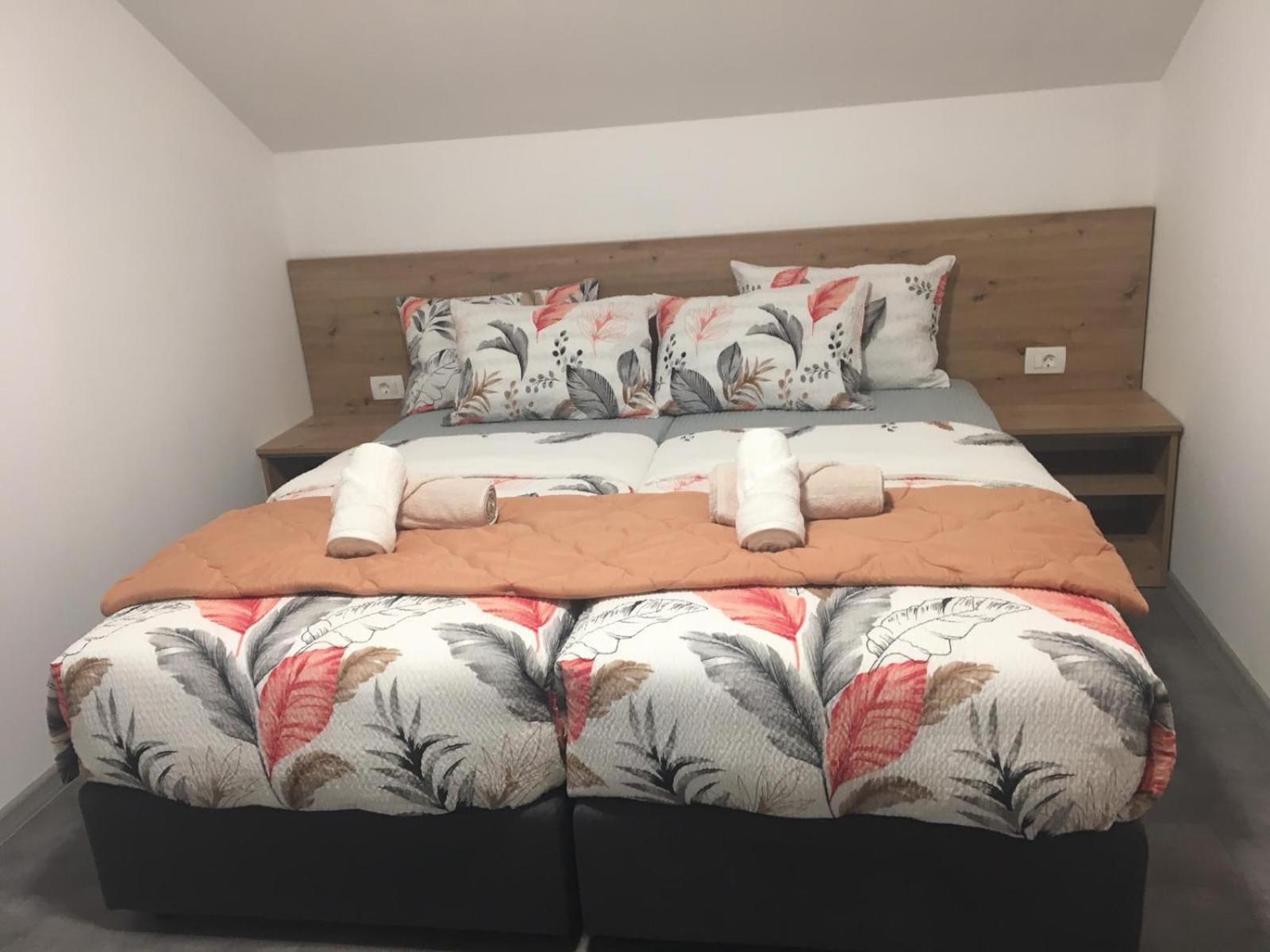 Apartmani Venecia Prozor المظهر الخارجي الصورة